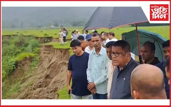শিক্ষা মন্ত্ৰী ডাঃ ৰণোজ পেগুৰ ধেমাজি খহনীয়া অঞ্চল পৰিদৰ্শন...